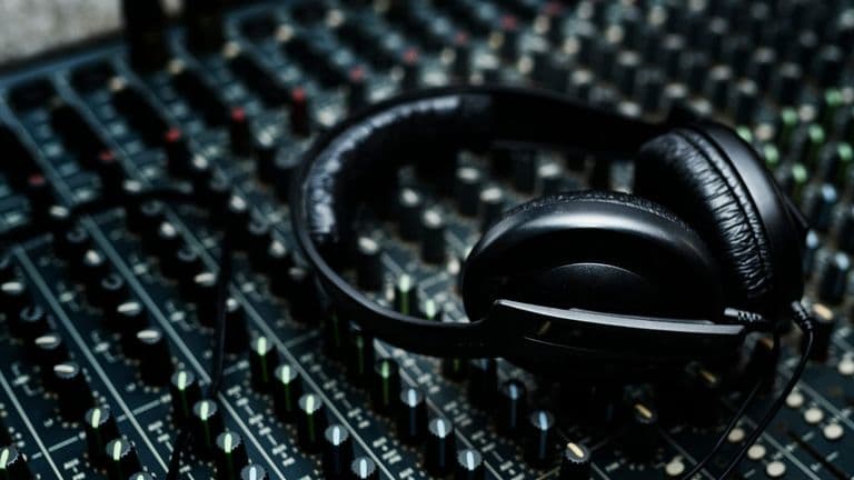 November’s Streaming Wars: The Battle for Control in the Music Industry