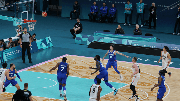 Brandy Headlines Cultural Moment at 2026 NBA All‑Star Game with Standout Anthem Performance