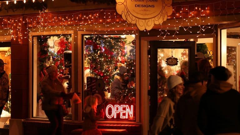 Sabrina Carpenter Opens Pop-Up Shop in Austin During ACL Fest