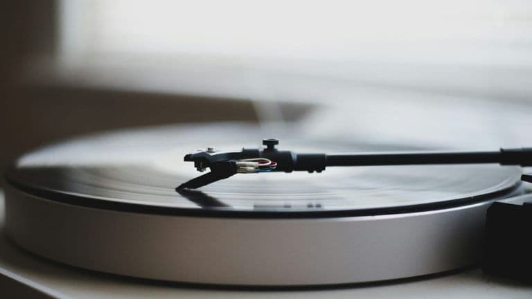 The Vinyl Comeback: Why Vinyl Records Are Still a Relevant Medium in 2024