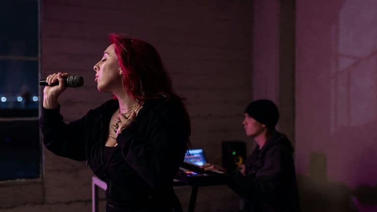 MGK’s Surprise Performance at Snapchat’s Santa Monica Studio