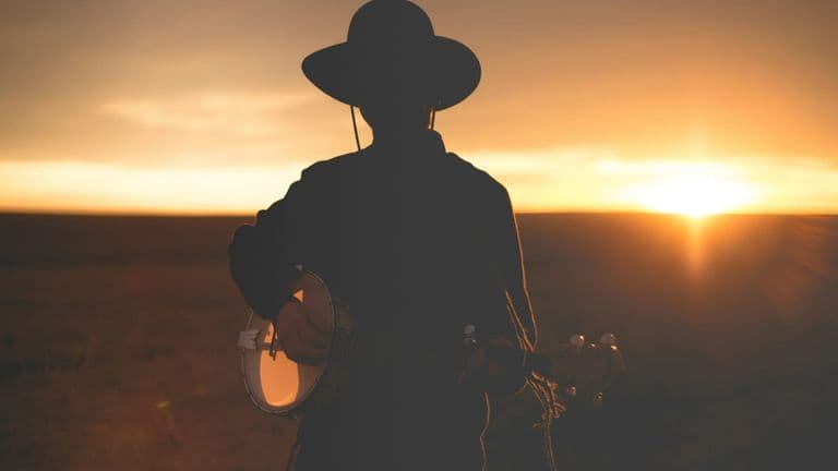 Bailey Zimmerman Overcomes Personal Struggles to Release ‘Different Night Same Rodeo’