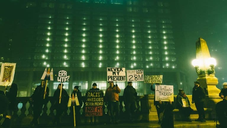 Massive ‘No Kings’ Protests Sweep U.S. on Trump’s 79th Birthday