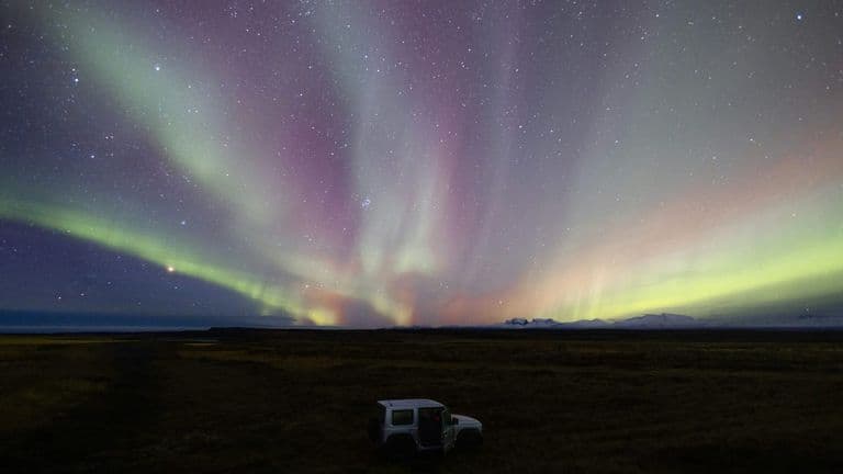 Northern Lights Illuminate U.S. Skies Amid G4-Class Solar Storm