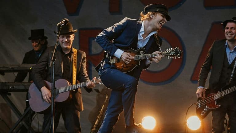 Weekly Country-Music Update: Chart Changes, Video Releases, and Tour Announcements Reflect Growing Industry Momentum