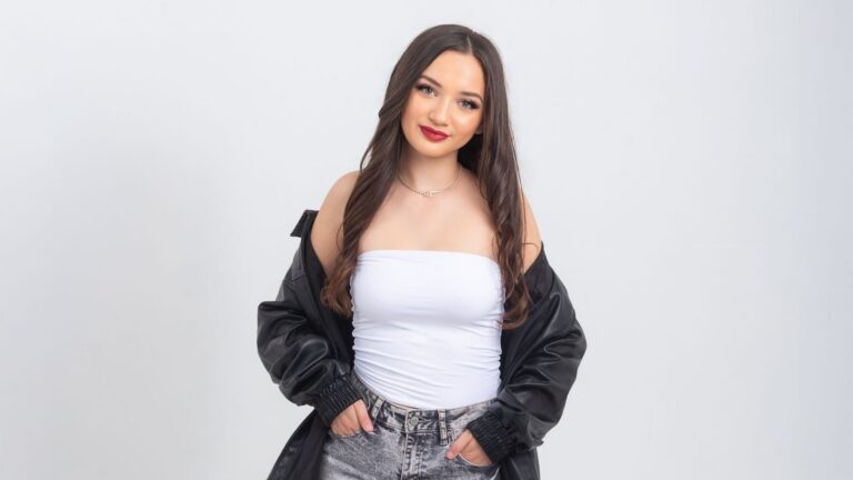 Time Flies and So Does She: Melanie Madison Redefines Her Artistry Untitled design 4