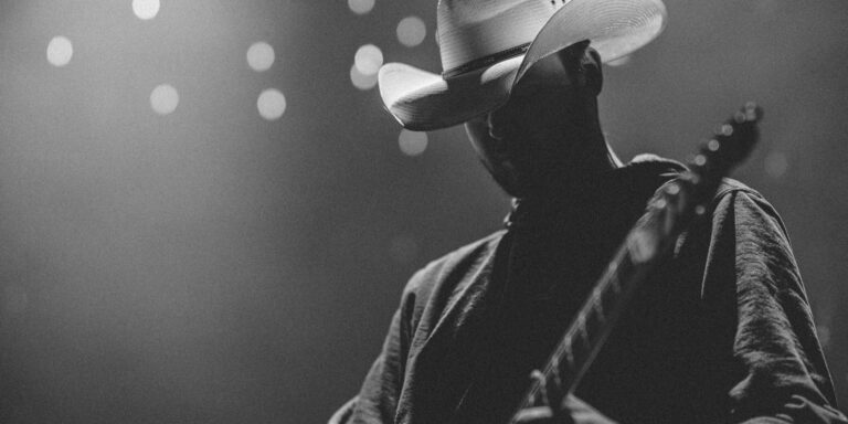 AI-Driven Country Track Hits No.1 on Digital Sales Chart, Sparking Industry Discussion